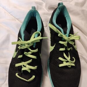Nike Women's Black and Green Running Shoes